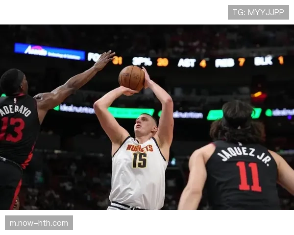 阿门-汤普森91.7%命中率砍26+7+7 比肩詹姆斯约基奇成历史第三人